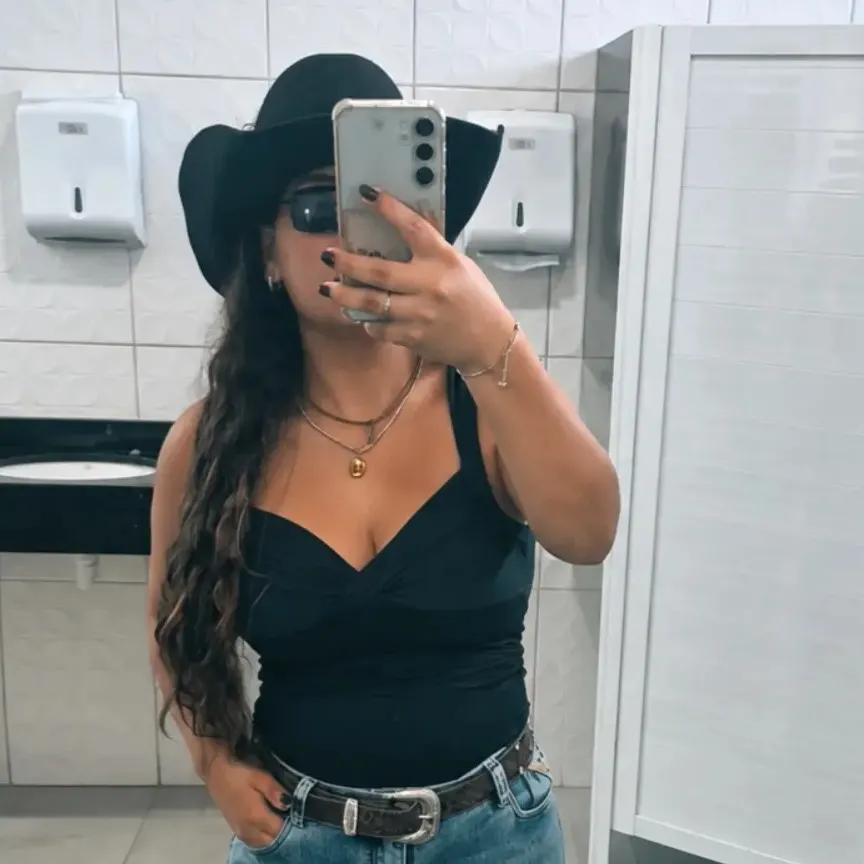 Izabela Cravo Dias de Oliveira